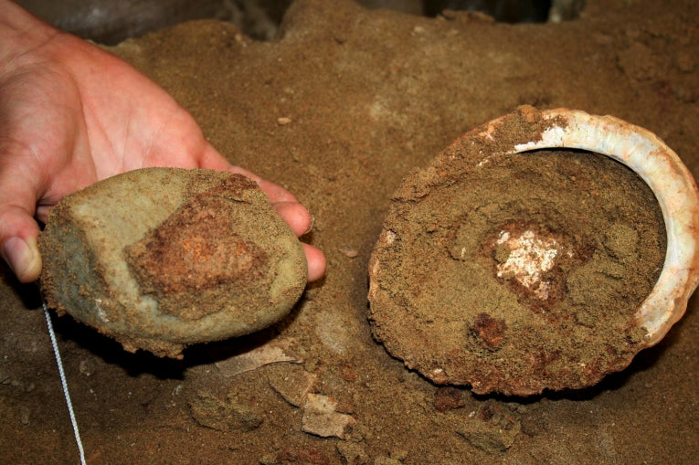 Middle Stone Age ochre toolkit and workshop found in Blombos Cave