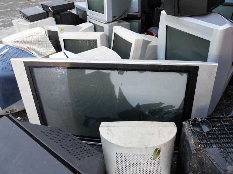 YouChange.com offers recycling options for yesterday's gadgets