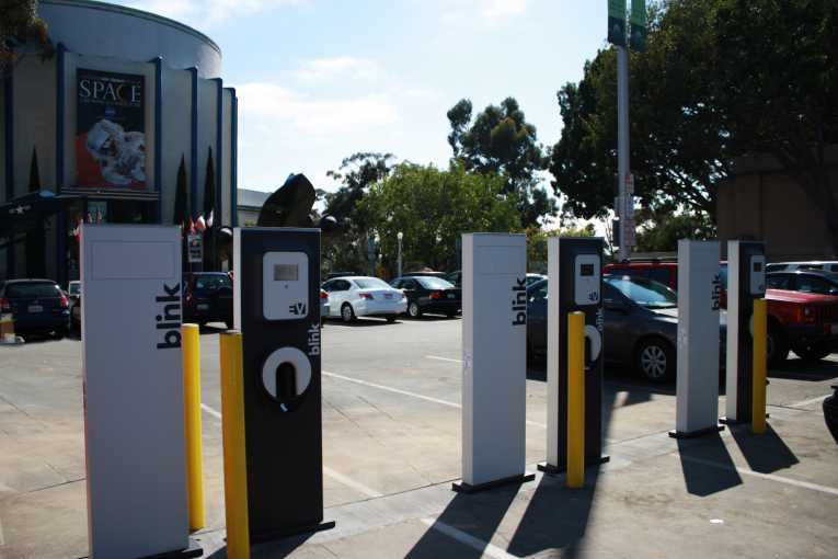 Charging stations make Californian roads more electric