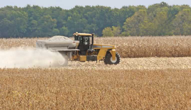 Using less fertilizer aids corn for fuel - but what about corn for food?