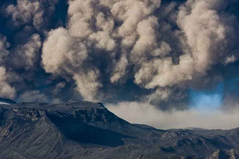 Icelandic volcano threatens travel plans - Update