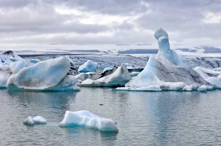 Melting icebergs linked to carbon dioxide absorption