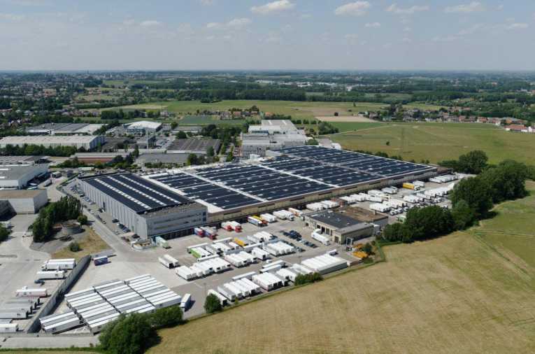 Supermarket giant goes jolly green with giant solar array