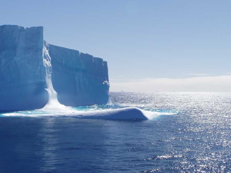Using icebergs to solve southern European water shortages